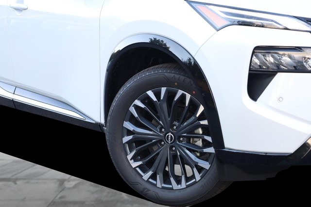 Nissan Rogue Vehicle Image 03