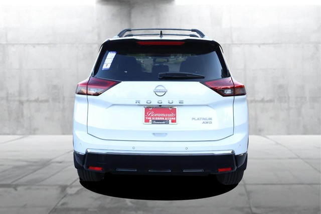 Nissan Rogue Vehicle Image 06