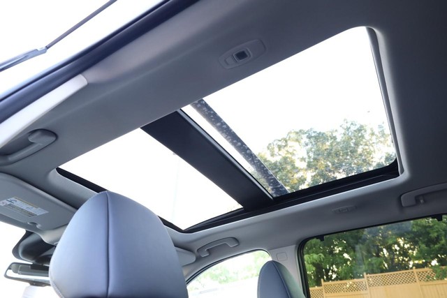 Nissan Rogue Vehicle Image 10