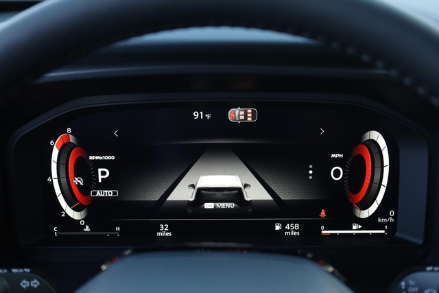 Nissan Rogue Vehicle Image 12