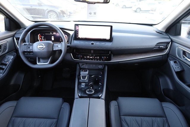 Nissan Rogue Vehicle Image 28