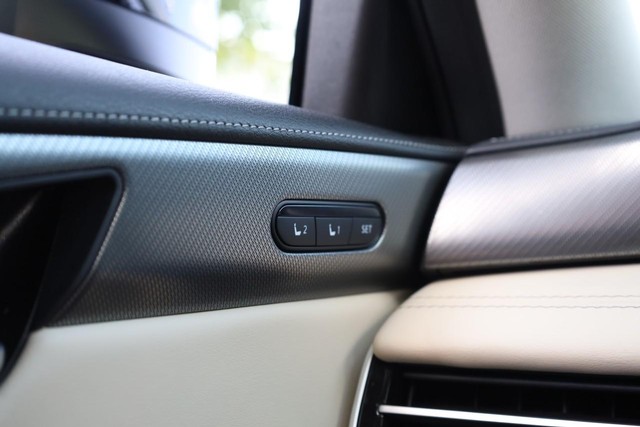 INFINITI QX60 Vehicle Image 24