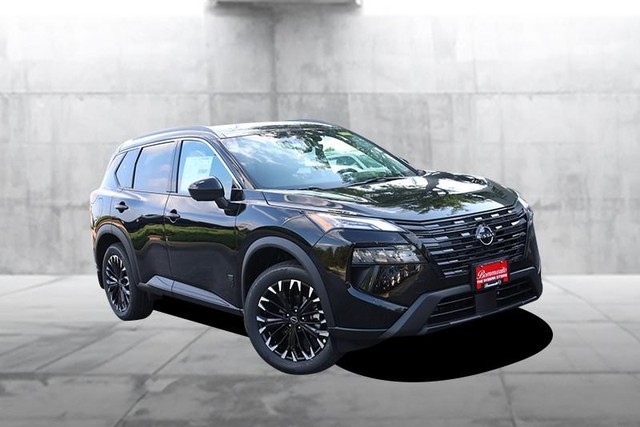 Nissan Rogue Vehicle Full-screen Gallery Image 2