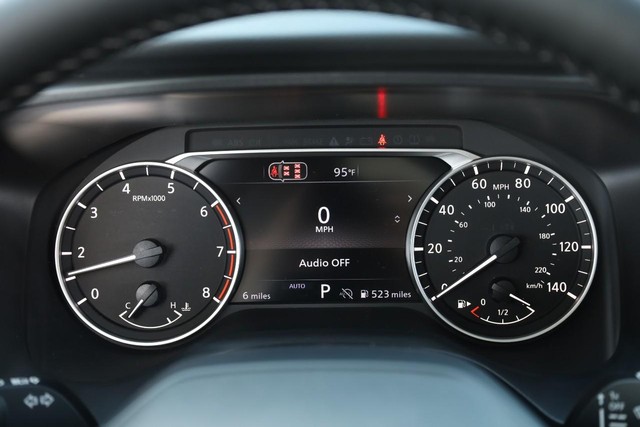 Nissan Rogue Vehicle Full-screen Gallery Image 12