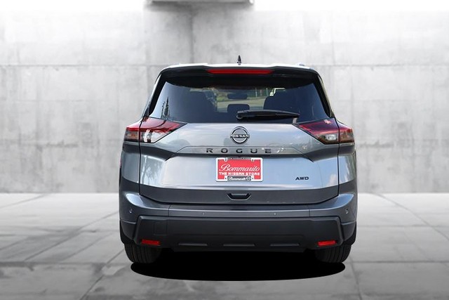 Nissan Rogue Vehicle Image 06
