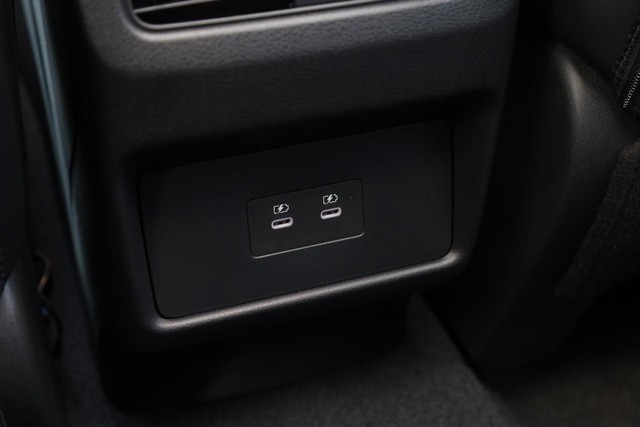 Nissan Rogue Vehicle Image 23