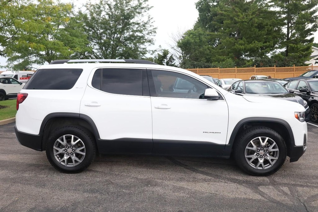 GMC Acadia Vehicle Full-screen Gallery Image 04
