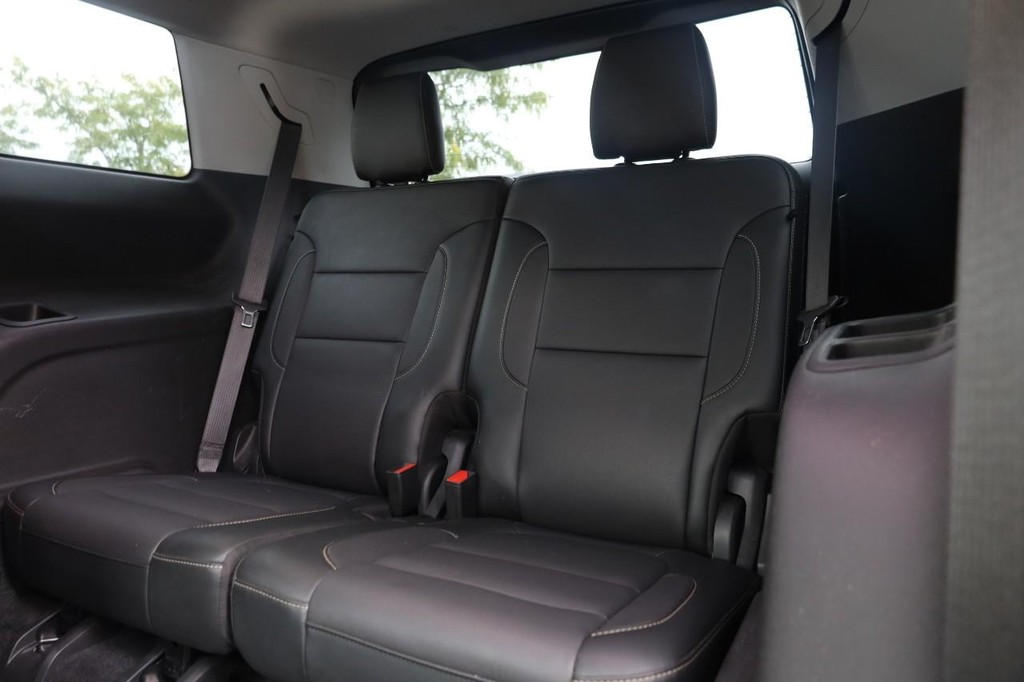 GMC Acadia Vehicle Full-screen Gallery Image 27