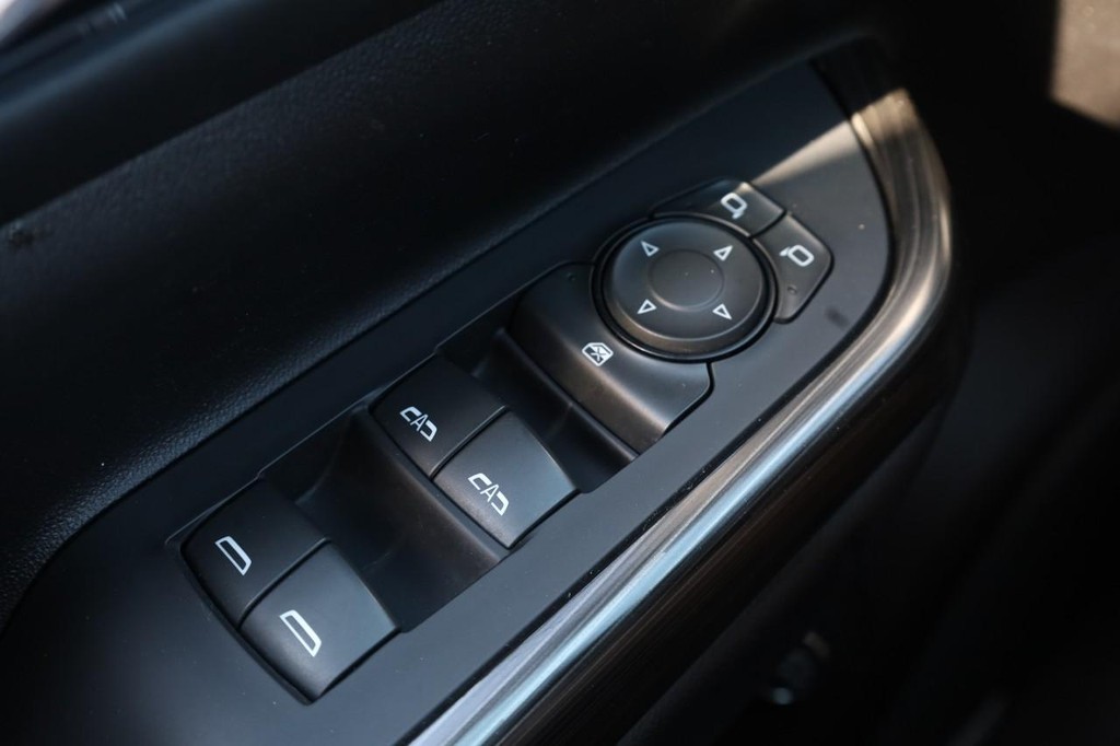 GMC Acadia Vehicle Full-screen Gallery Image 20