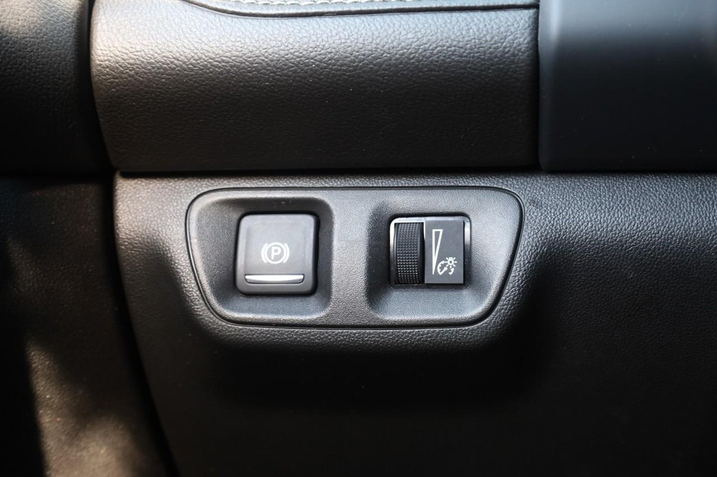 GMC Acadia Vehicle Full-screen Gallery Image 21
