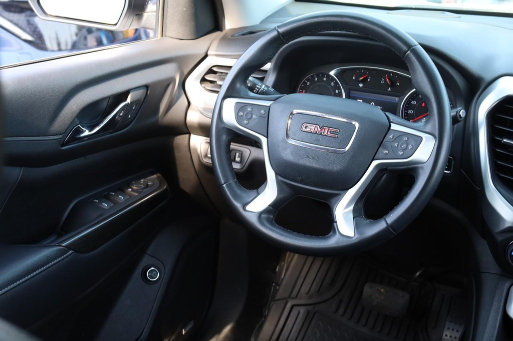 GMC Acadia Vehicle Full-screen Gallery Image 26