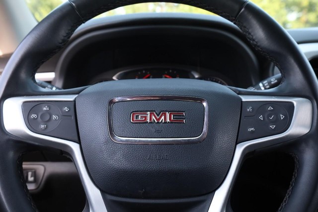 GMC Acadia Vehicle Image 11