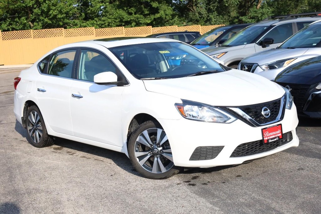 Nissan Sentra Vehicle Image 02