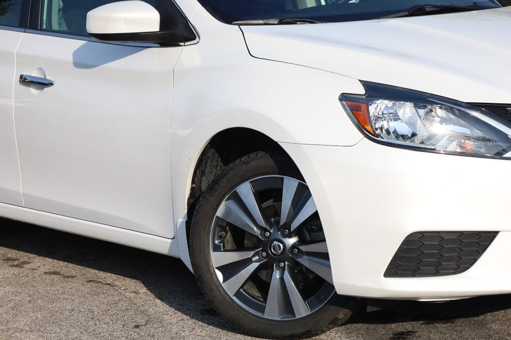Nissan Sentra Vehicle Image 03