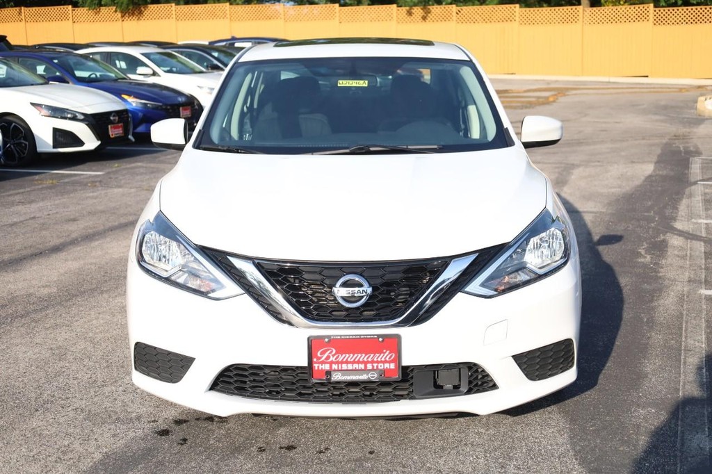 Nissan Sentra Vehicle Image 04