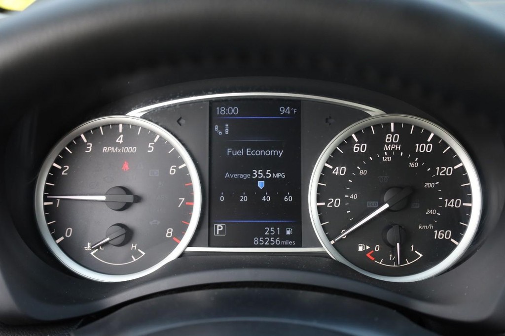Nissan Sentra Vehicle Image 11
