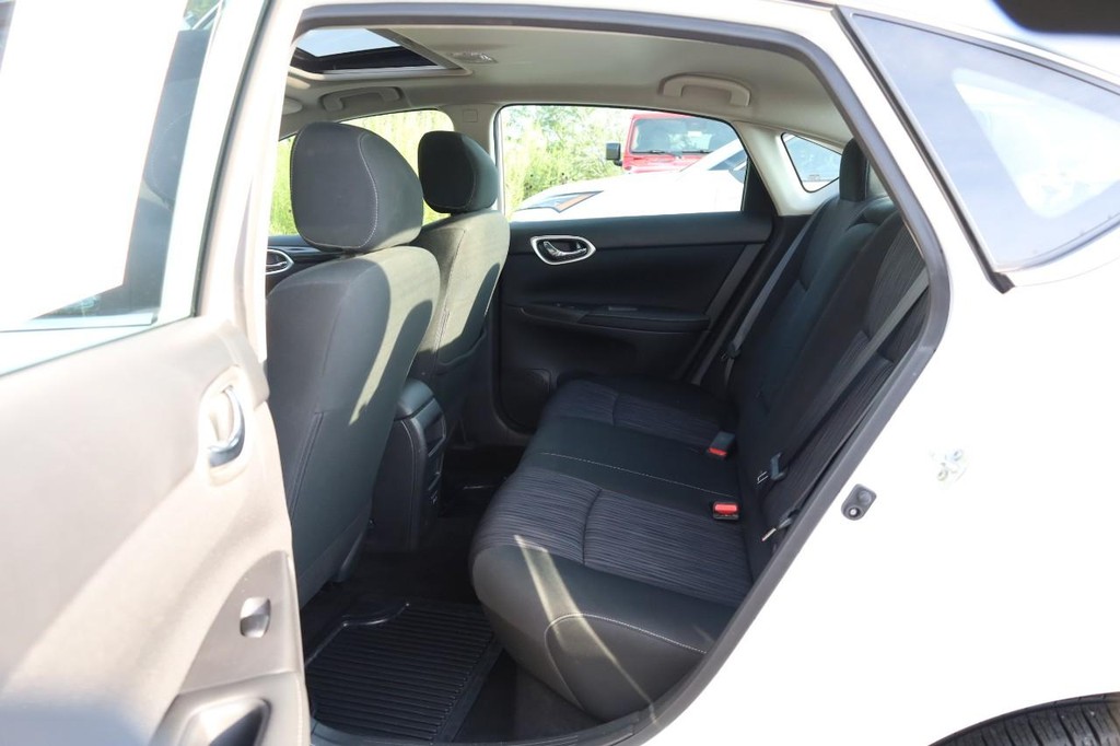 Nissan Sentra Vehicle Image 20