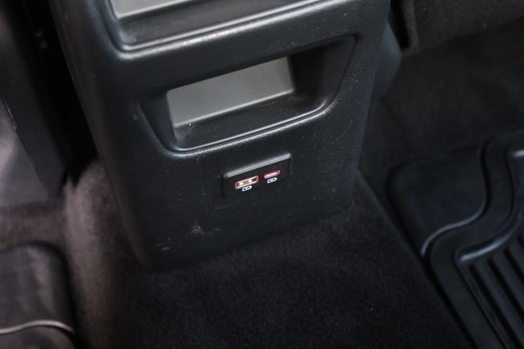 Nissan Sentra Vehicle Image 21