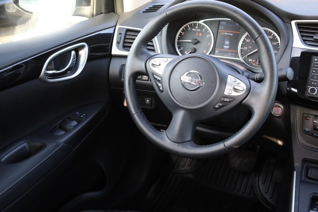 Nissan Sentra Vehicle Image 23
