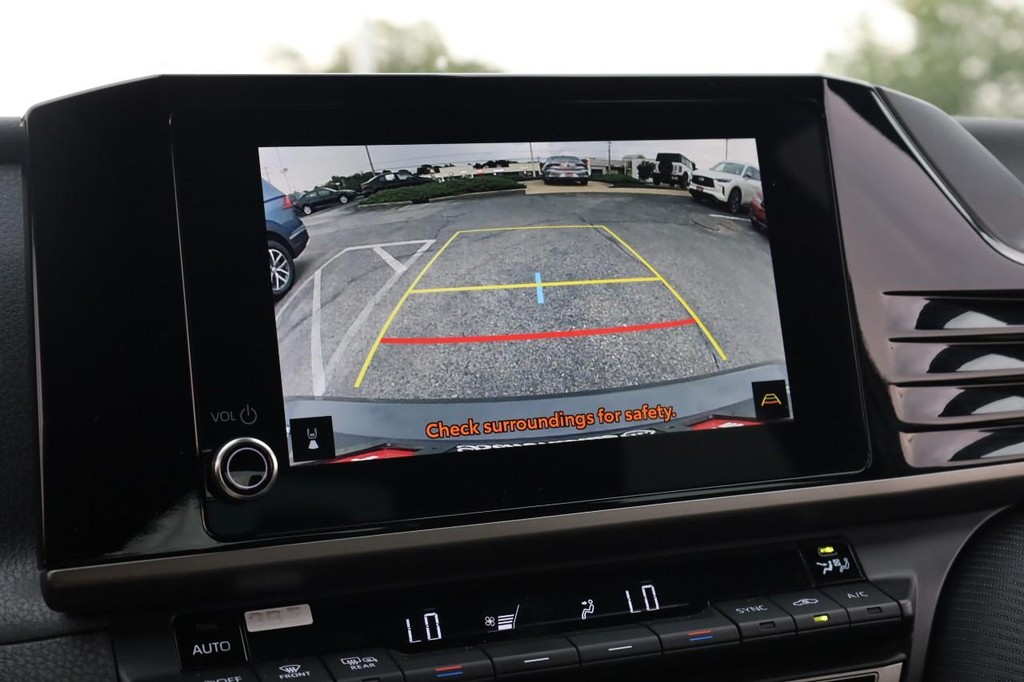 Toyota Camry Vehicle Image 12