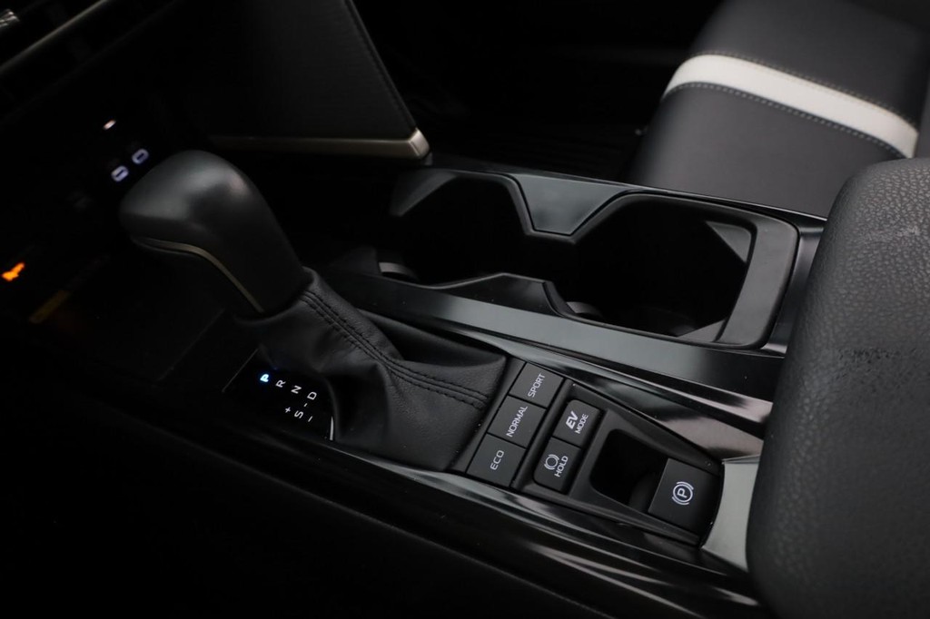 Toyota Camry Vehicle Image 15