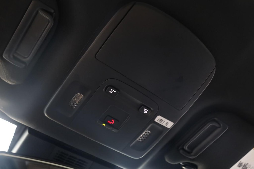 Toyota Camry Vehicle Image 16