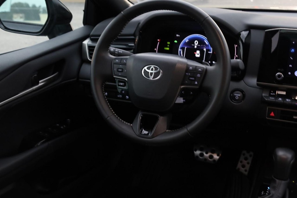Toyota Camry Vehicle Image 22