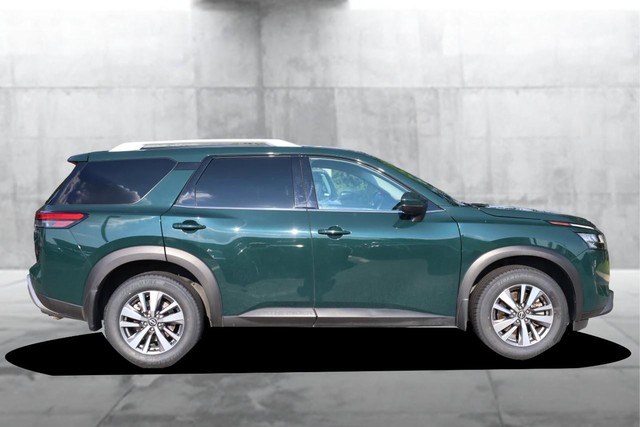 Nissan Pathfinder Vehicle Image 05