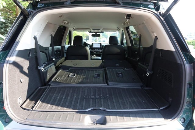 Nissan Pathfinder Vehicle Image 09