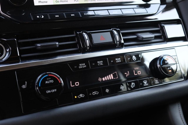 Nissan Pathfinder Vehicle Image 16