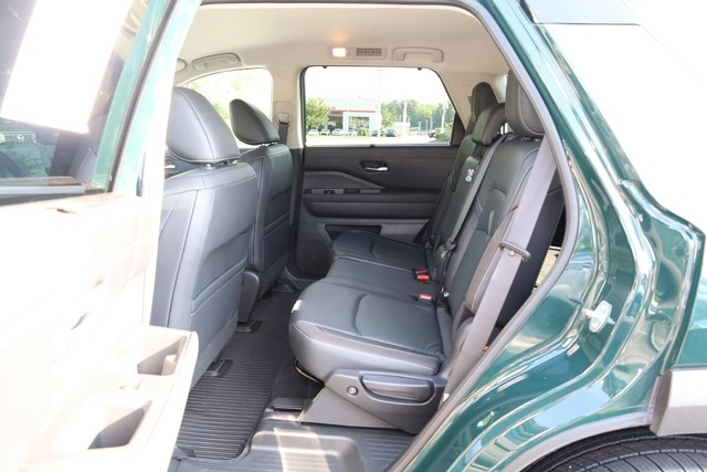 Nissan Pathfinder Vehicle Image 23