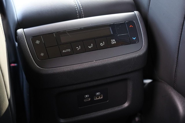 Nissan Pathfinder Vehicle Image 25