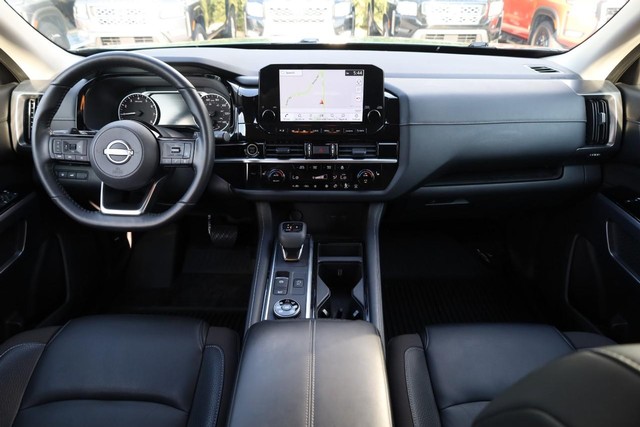 Nissan Pathfinder Vehicle Image 26
