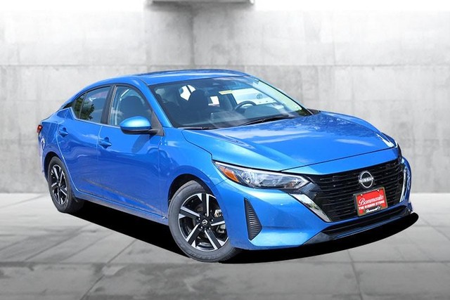 Nissan Sentra Vehicle Image 02