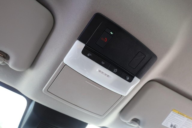 Nissan Sentra Vehicle Image 15