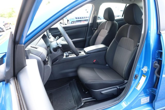 Nissan Sentra Vehicle Image 18