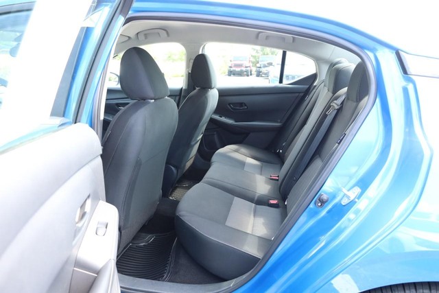 Nissan Sentra Vehicle Image 19