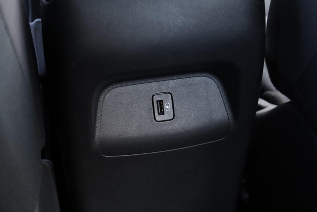 Nissan Sentra Vehicle Image 20