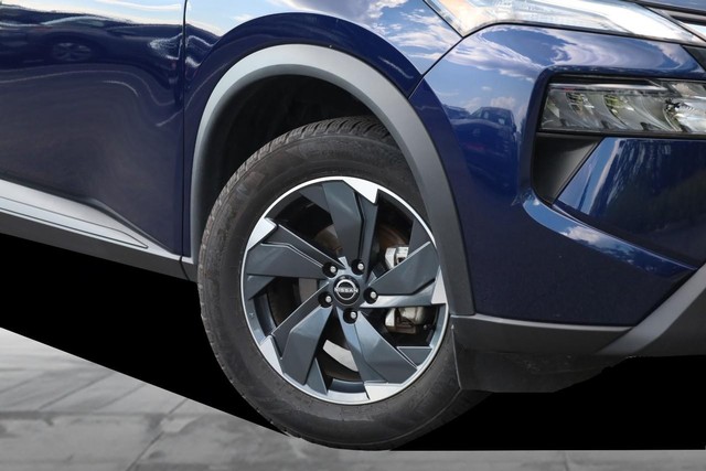 Nissan Rogue Vehicle Image 03