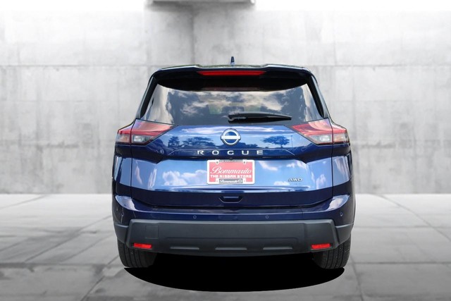 Nissan Rogue Vehicle Image 06