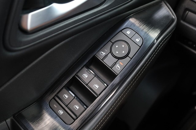 Nissan Rogue Vehicle Image 17