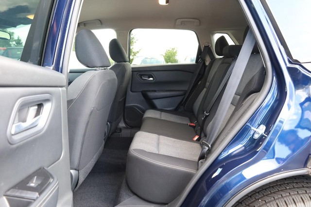 Nissan Rogue Vehicle Image 20