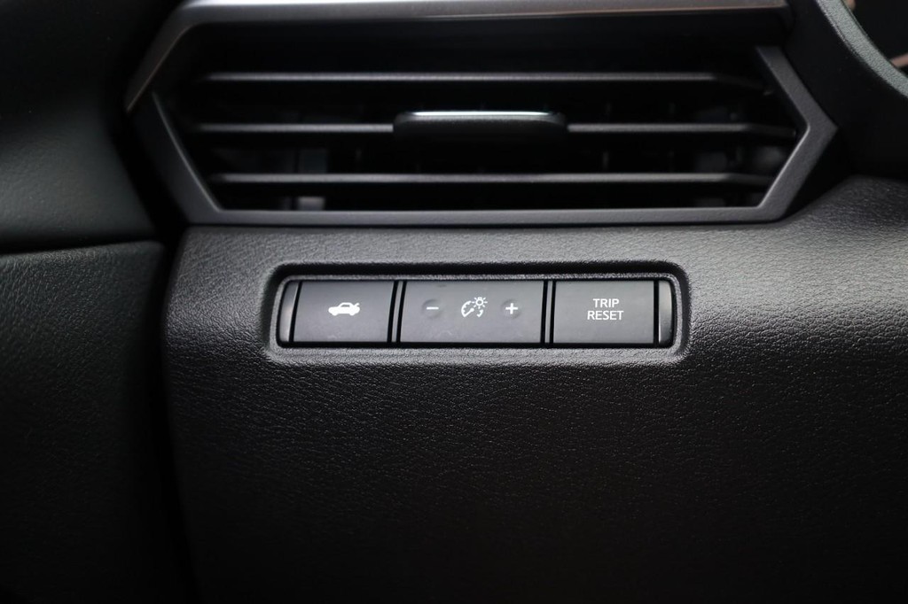 Nissan Rogue Vehicle Full-screen Gallery Image 34