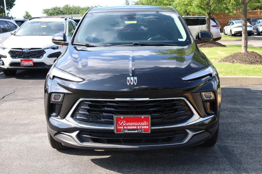 Buick Encore GX Vehicle Full-screen Gallery Image 4