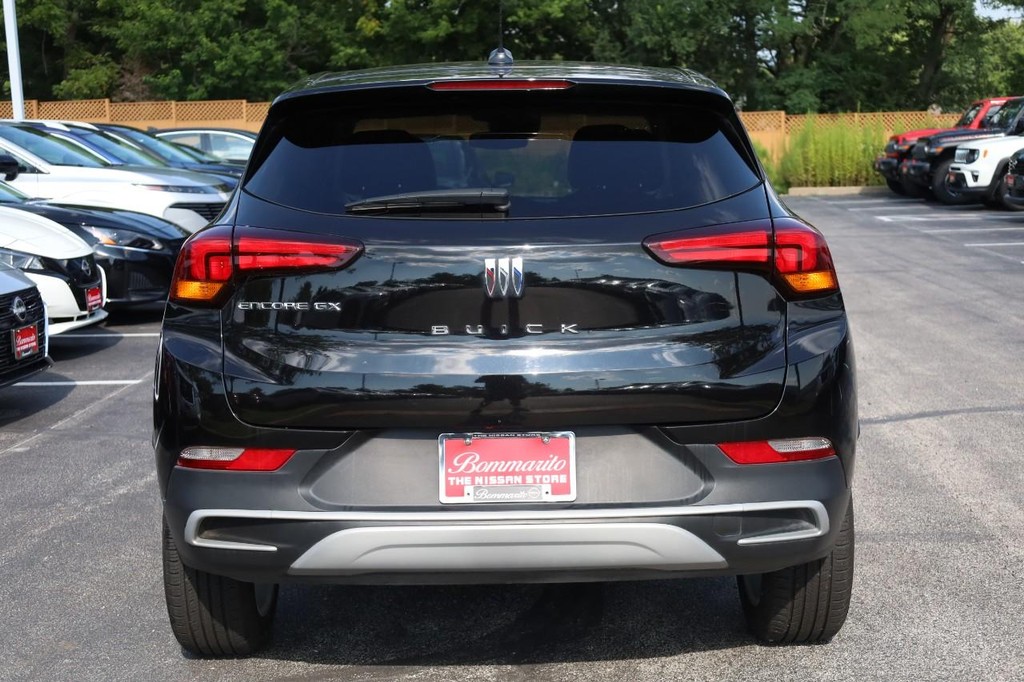 Buick Encore GX Vehicle Full-screen Gallery Image 6