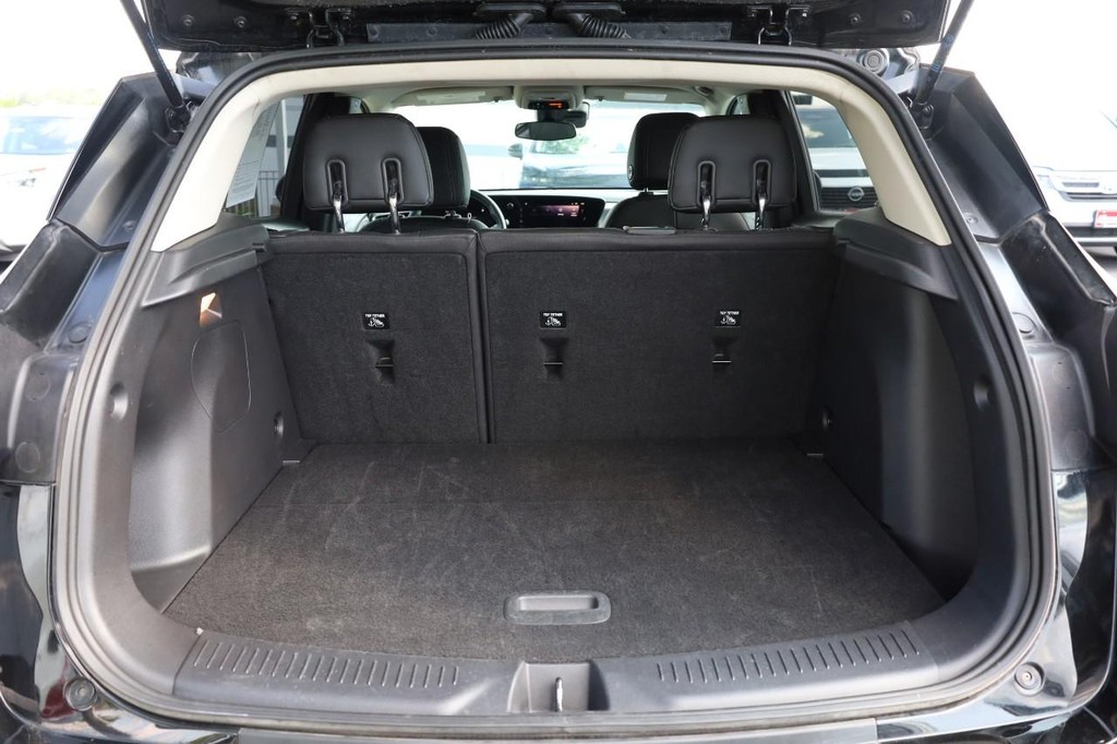 Buick Encore GX Vehicle Full-screen Gallery Image 7