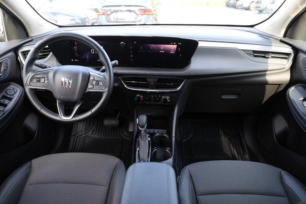 Buick Encore GX Vehicle Full-screen Gallery Image 21