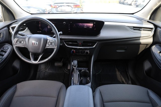 Buick Encore GX Vehicle Full-screen Gallery Image 21