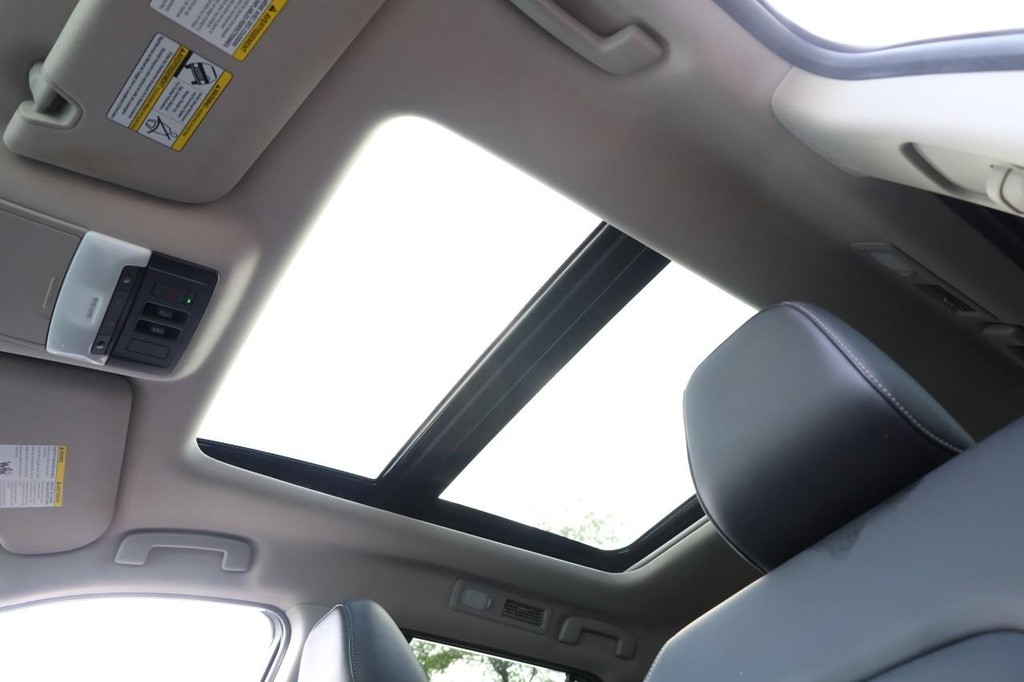 Nissan Pathfinder Vehicle Full-screen Gallery Image 11