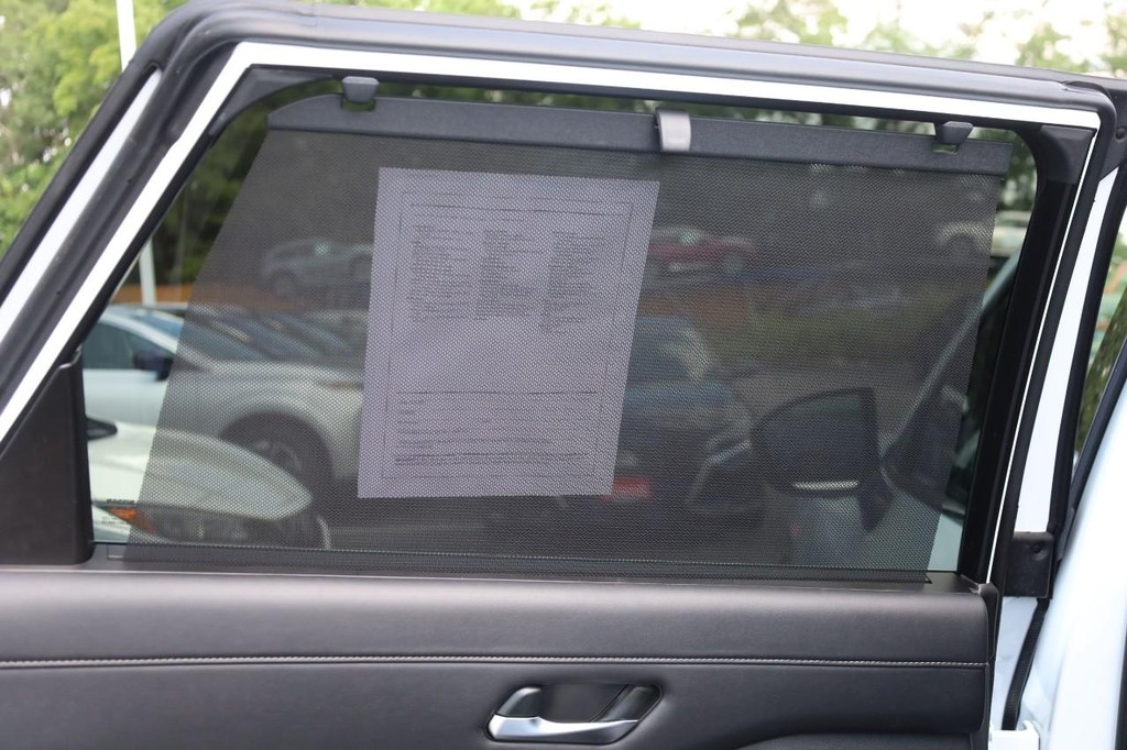 Nissan Pathfinder Vehicle Full-screen Gallery Image 25